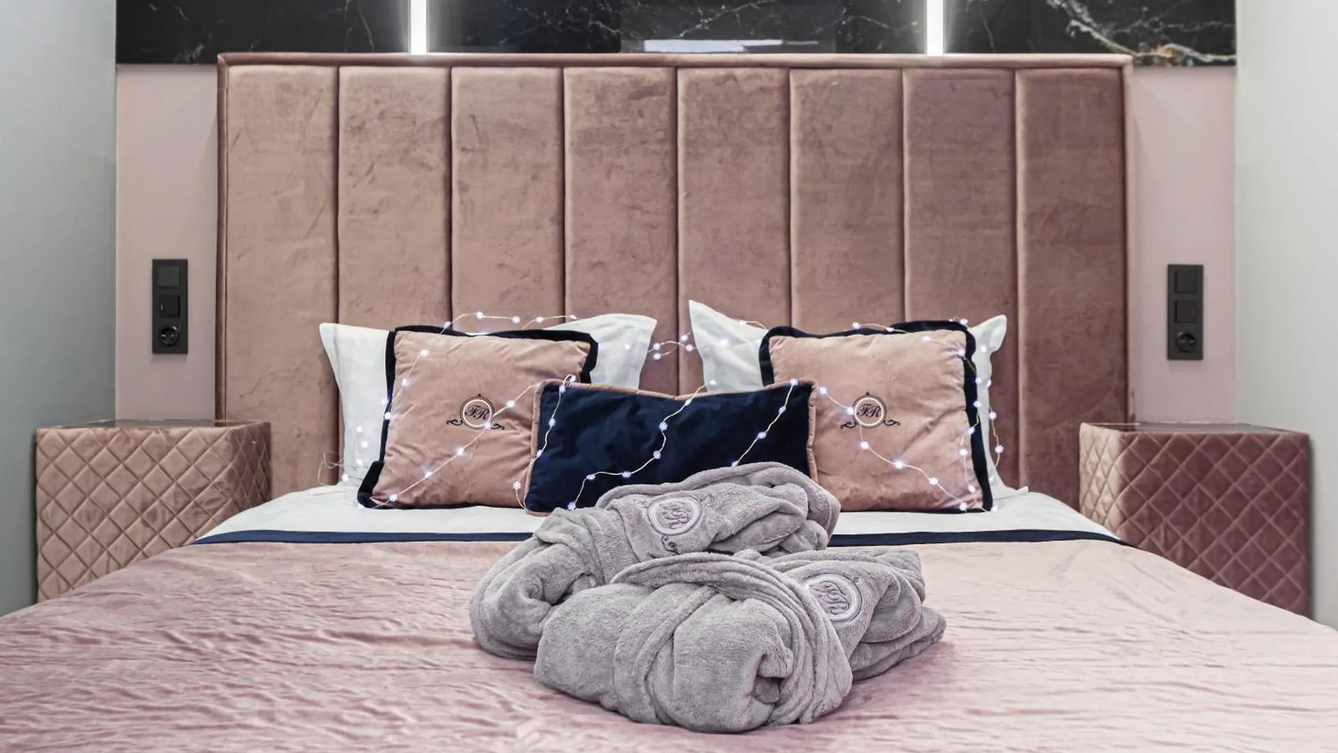 Апарт-отель Family Residence Boutique Apartments Львов Украина
